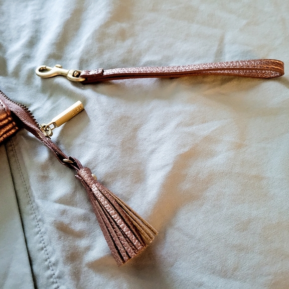 Freshly Picked Classic Zip Pouch - Rose Gold - Picture 4 of 6